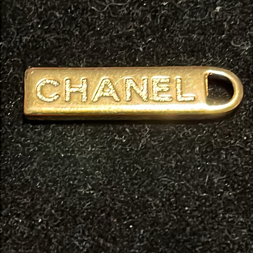 Shanel CC Gold Logo Pull Zippers - Picture 7 of 17